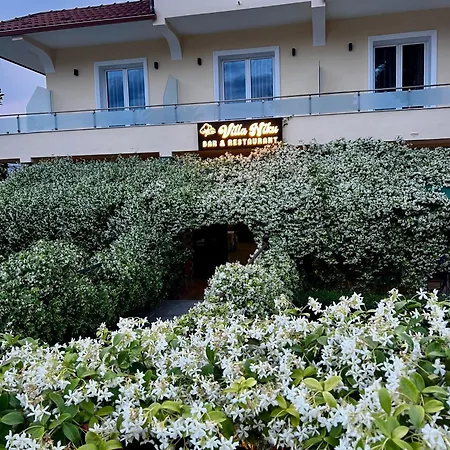 Niku Hotel *